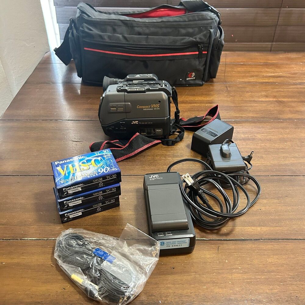 JVC GR-AX5GYU Camera with Accessories and Bag Tested and working
